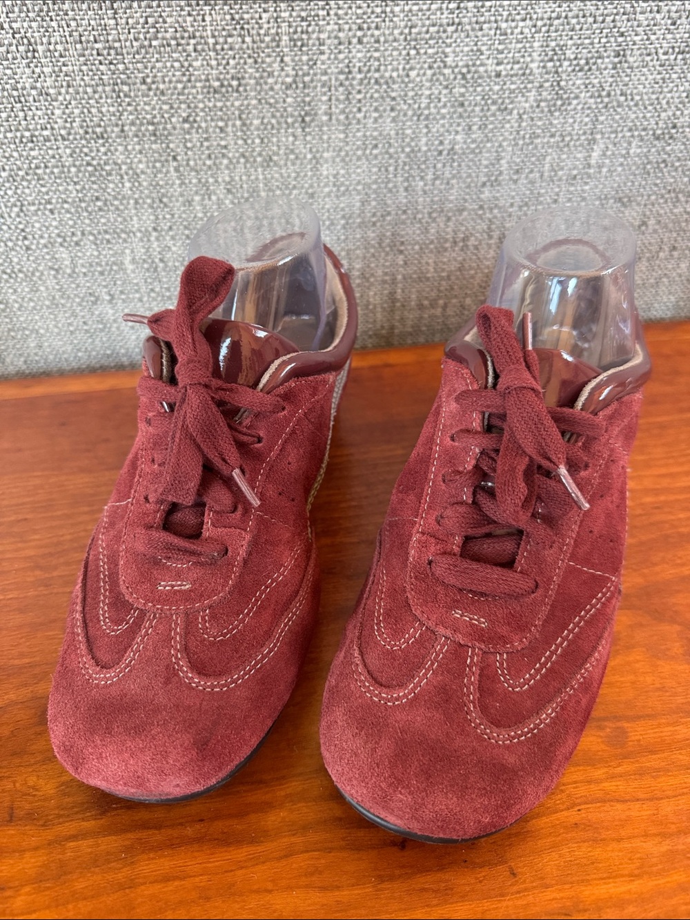Vintage AEROSOLES Burgundy Suede Air Cushion Sneakers Size 8M